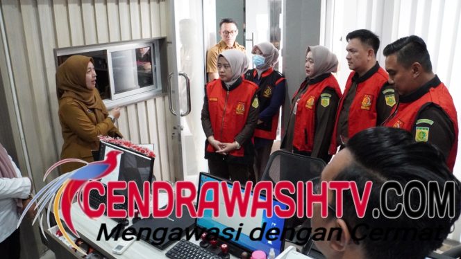 
					Kejati Sumsel Lakukan Penggeledahan dan Penyitaan di 3 (tiga) Lokasi, Dugaan Tipikor Pasar Cinde