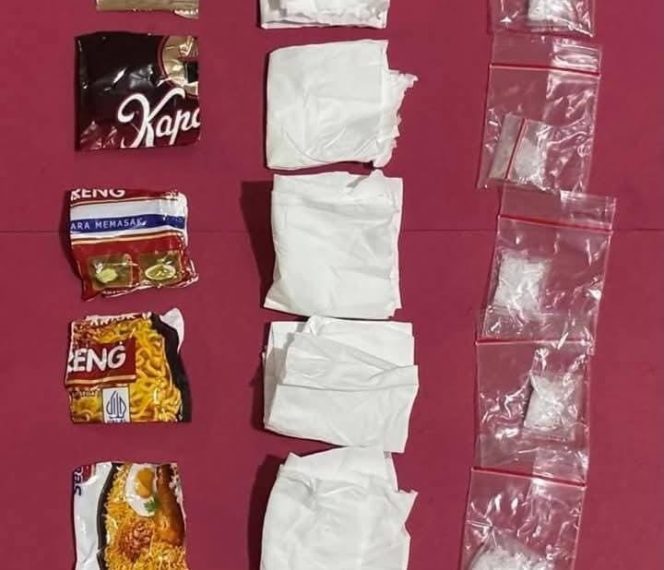 
					Satres Narkoba Polres Indramayu Gerebek Rumah Kurir Sekaligus Pengedar Narkoba
