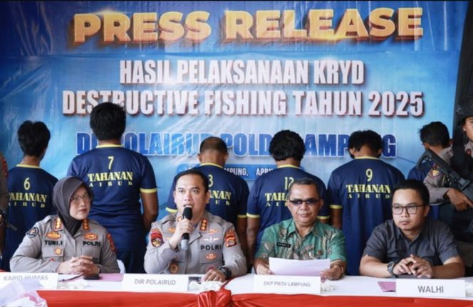 
					Ditpolairud Polda Lampung Ungkap Modus Baru Illegal Fishing di Perairan Lampung: Pelaku Gunakan Anak-anak sebagai Kurir Bom Ikan