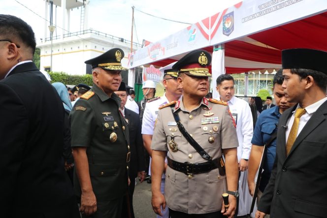 
					Kapolda Kaltim Hadiri Peringatan Hari Otonomi Daerah ke-29 di Balikpapan, Tegaskan Komitmen Sinergi Pusat dan Daerah