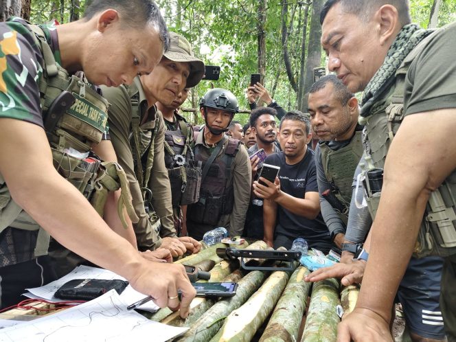 
					Tiga Jenderal Turun Langsung Pimpin Pencarian Iptu Tomi S. Marbun di Hutan Belantara Papua Barat  Teluk Bintuni