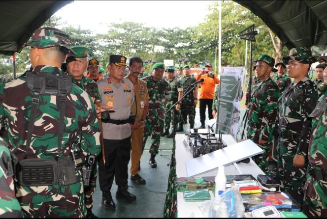 
					Sinergi TNI-Polri, Kapolda Kaltim Hadiri Apel Gelar Pasukan Reaksi Cepat Penanggulangan Bencana (PRCPB)