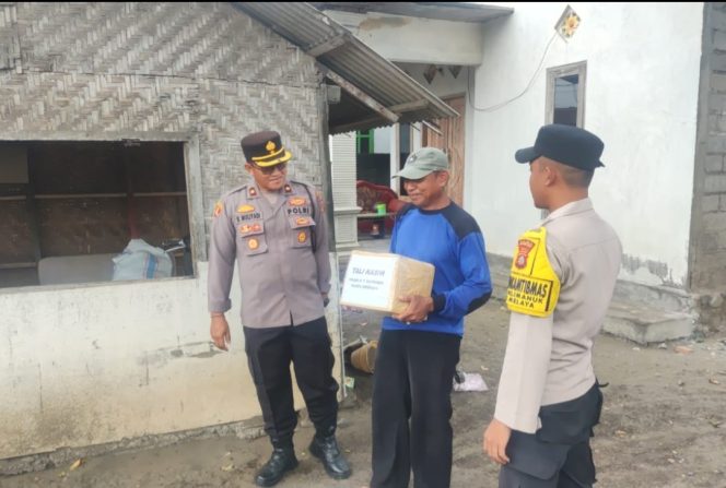 
					Wujud Kepedulian Terhadap Warga Kurang Mampu, Kapolsek Gilimanuk Gelar “Minggu Kasih” di Lingkungan Samiana  Gilimanuk, Jembrana