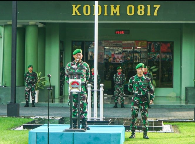 
					Kodim 0817/Gresik Gelar Upacara Bendera Rutin, Wujudkan Rasa Cinta Tanah Air dan Hormat kepada Merah Putih