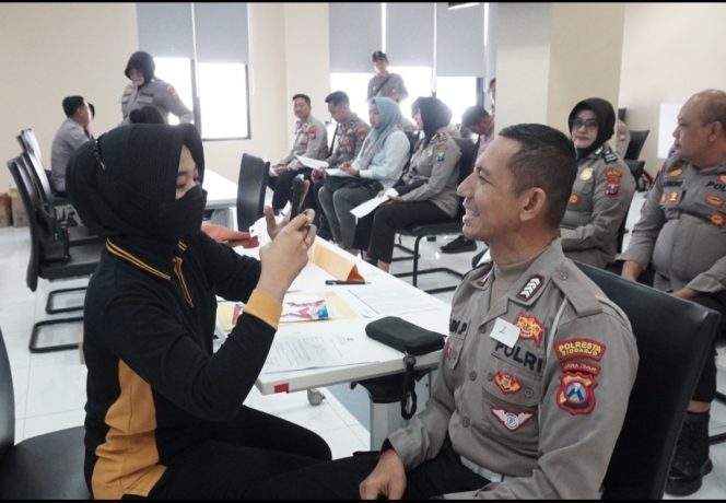 
					Cek Kesehatan Berkala, Melalui Pemeriksaan Kesehatan Gigi Anggota Polresta Sidoarjo