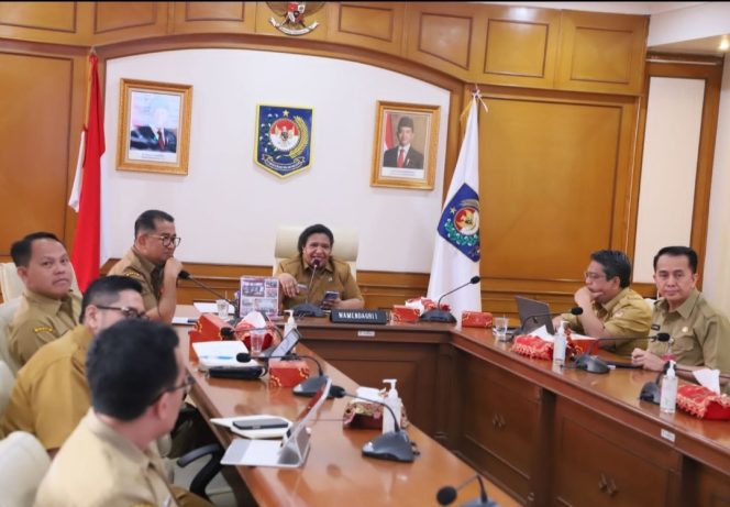 
					Wamendagri Ribka Haluk Warning Papua Pegunungan untuk Tekan Inflasi: Pertanian Harus Bangkit!