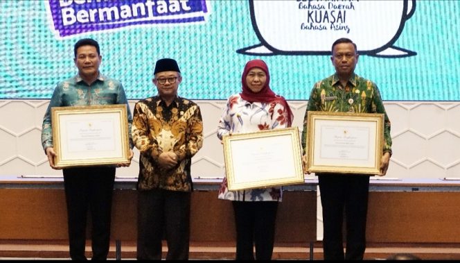 
					Raih Nilai UKBI Tertinggi, Kabupaten Sidoarjo Terima Penghargaan UKBI Kabupaten Tingkat Nasional