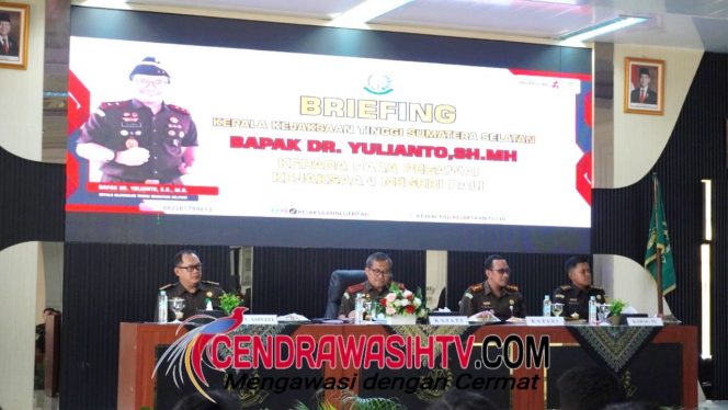 
					Kajati Sumsel, Dr. Yulianto SH.MH,  Pentingnya Menjaga Integritas Serta Meningkatkan Kepercayaan Masyarakat Terhadap Institusi Kejaksaan