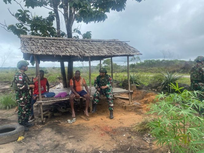 
					Pos Tomage satgas Yonif 642/Kps melaksanakan kegiatan Anjangsana