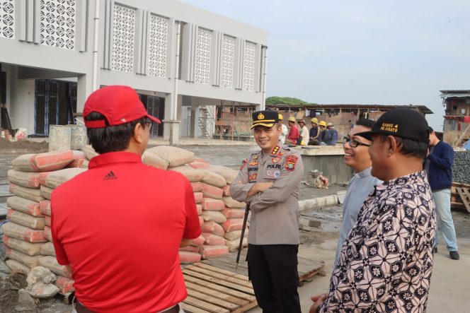
					Sambut Hari Bhayangkara Ke-79 : Polres Metro Bekasi Peduli Tempat Ibadah, Salurkan 100 Sak Semen di Gereja Katolik Paroki Ibu Teresa Lippo Cikarang