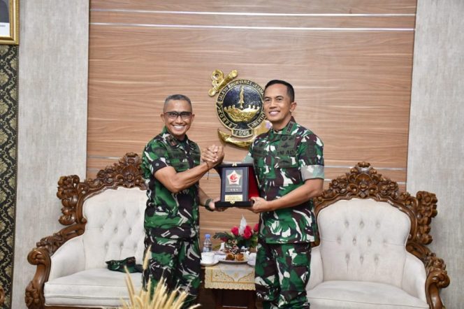 
					Komandan Pasmar 3 Terima Kunjungan CC Pangkogabwilhan III Di Sarang Petarung Mako Pasmar 3