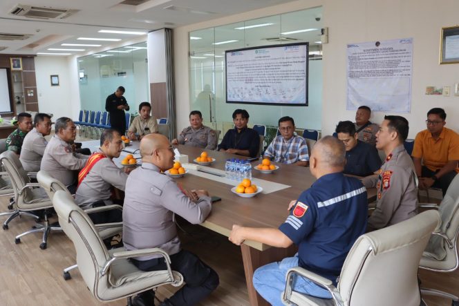 
					Ngopi Kamtibmas: Polres Pelabuhan Tanjung Priok Tingkatkan Sinergitas di Terminal Operasi 1