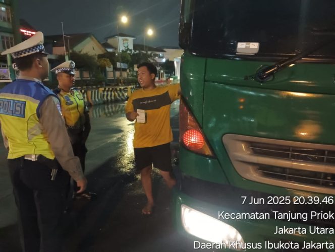 
					Operasi Cipkon Patroli Skala Besar dalam rangka Jamin Kamtibmas Aman
