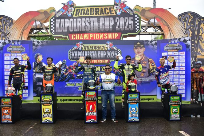 
					Event Berakhir, Paban Binsis Srena Pasmar 3 Hadiri Penutupan Road Race Kapolresta Cup 2025 Championship