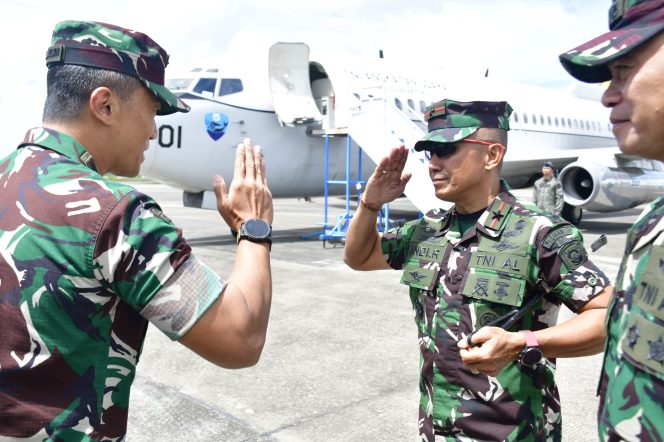 
					Kunjungan Selesai, Komandan Pasmar 3 Antar Keberangkatan Pangkogabwilhan III