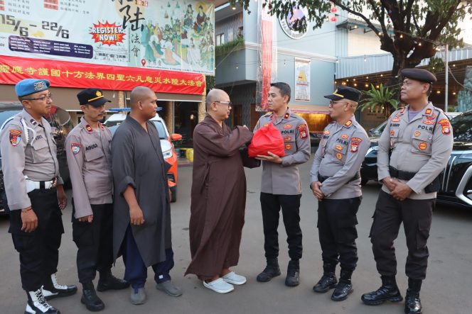 
					Bakti Religi Bentuk Kepedulian Polres Priok Terhadap Tempat Ibadah, Sambut HUT Bhayangkara ke 79