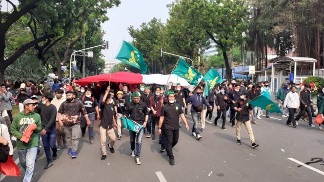 
					Pelindo Diminta Bertindak Tegas Atas Pungli di Pelabuhan Priok