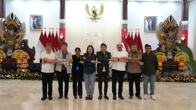 
					Mengenalkan Budaya dan Adat Bali, Delegasi Jaksa ASEAN Lakukan Kunjungan Kultural ke Istana Kepresidenan Tampaksiring