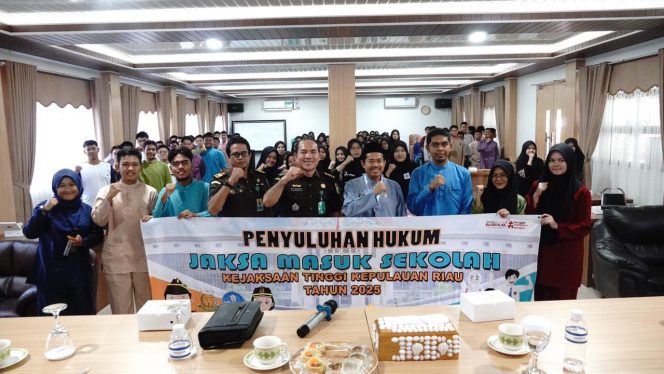 
					Bangun Kesadaran Hukum, Kejati Kepri Sosialisasikan Bahaya Napza, Bullying dan Cerdas Bermedsos di MAN 1 Batam