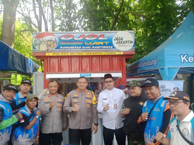 
					Kapolres Metro Jakarta Utara Meresmikan Posko Komunitas Ojol Kamtibmas Di Pertigaan Danau cincin