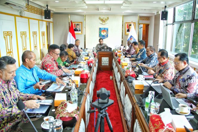 
					Mendagri Tegaskan Peran KEPP Otsus Papua dalam Penguatan Sinkronisasi dan Pengawasan Program Pembangunan