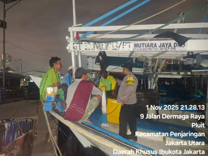 
					Bhabinkamtibmas Sambang dan DDS di Muara Angke, Wujudkan Situasi Kamtibmas Kondusif