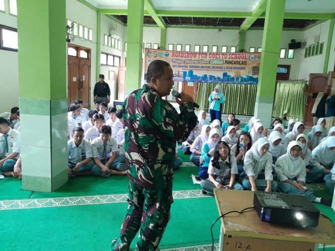 
					Roadshow FGD Goes To School Tanamkan Nilai Pancasila di SMA Negeri 18 Jakarta Utara