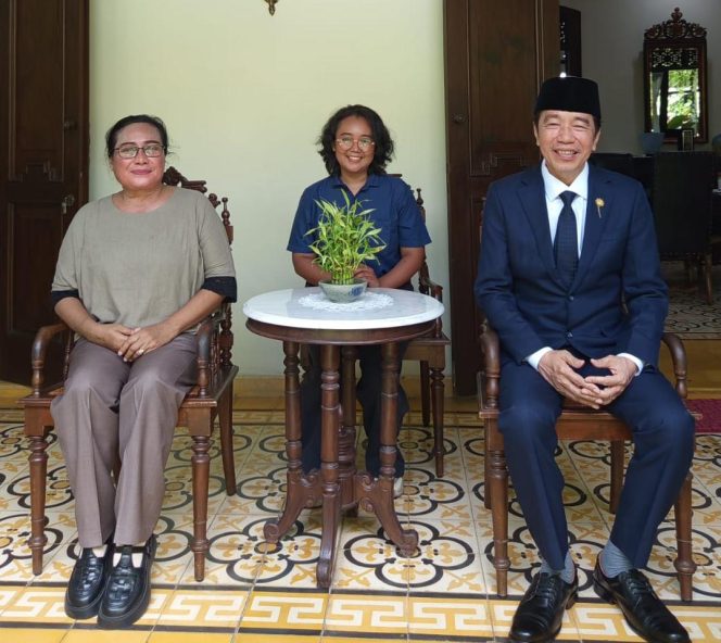 
					BENTENG #212#JOKOWI Sambangi Jokowi,” Masih Konsisten dan Percaya Padanya