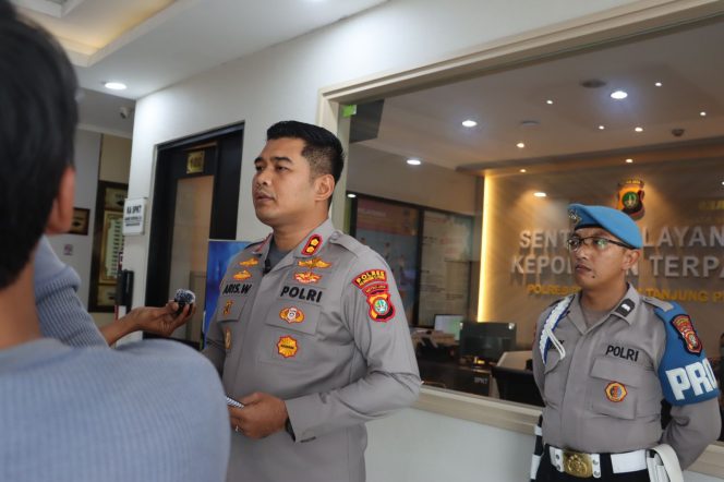 
					Respon Cepat Pengaduan Layanan Polri 110, Polisi Datangi Mess ABK di Muara Angke Jakut